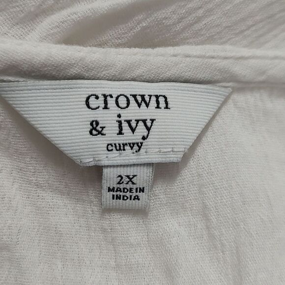 Crown & Ivy Curvy Embroidered Boho Floral Paisley Top Sz - Picture 5 of 5